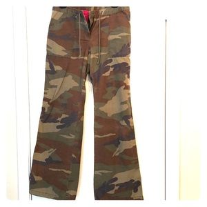London Jean Camouflage Chino pants